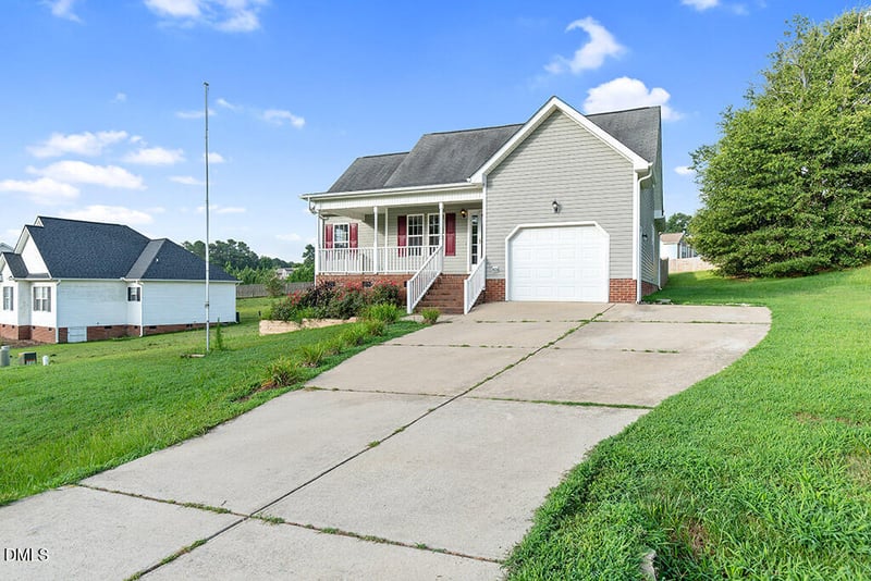 104 Jarrett Bay Ln, Fuquay Varina, NC 27526