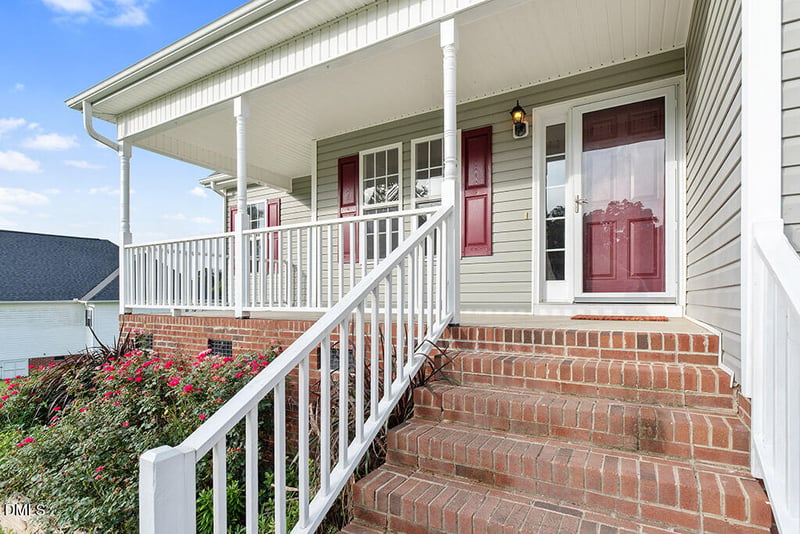 104 Jarrett Bay Ln, Fuquay Varina, NC 27526