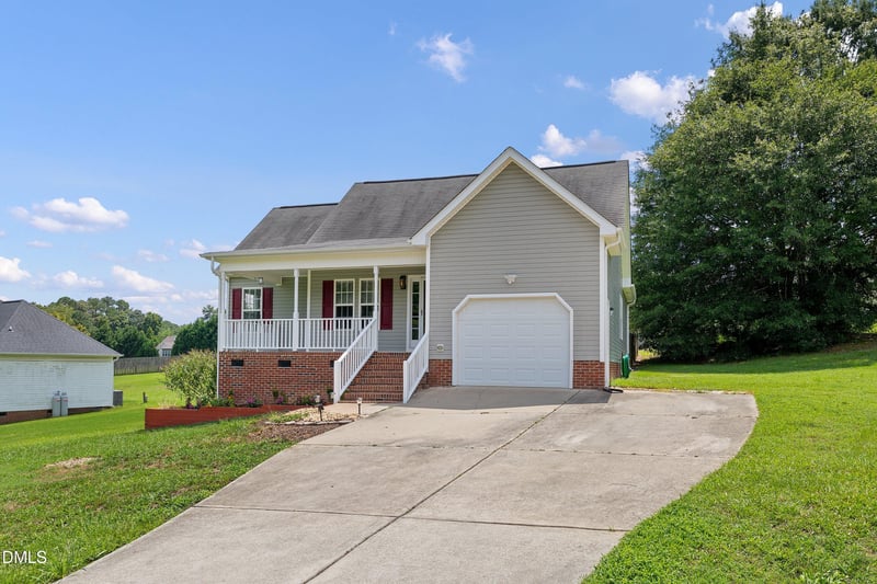 104 Jarrett Bay Ln, Fuquay Varina, NC 27526