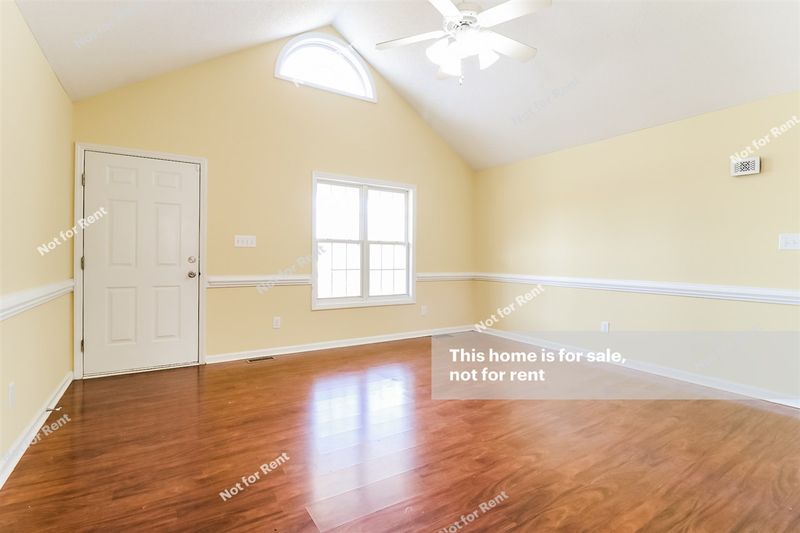 104 Kay Cir, Clayton, NC 27520