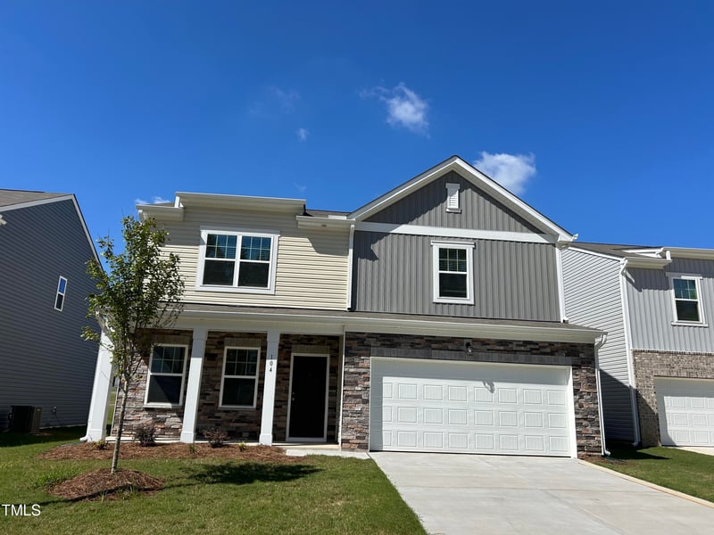 104 S Keatts Winner Ct, Clayton, NC 27520