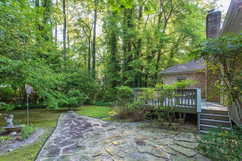 104 Kettering Ln, Cary, NC 27511