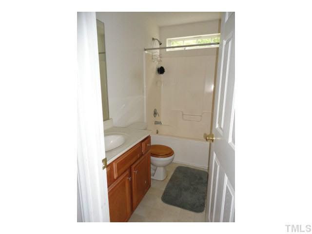104 Knothole Ln, Durham, NC 27704
