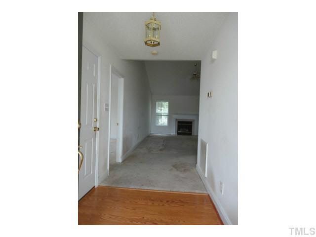 104 Knothole Ln, Durham, NC 27704