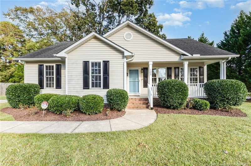 104 Lawrence St, Fuquay Varina, NC 27526