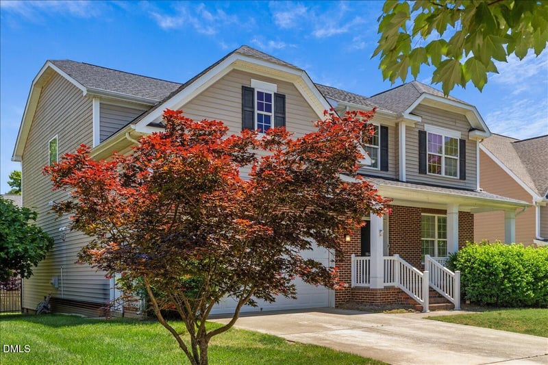 104 Leafy Holly Dr, Holly Springs, NC 27540