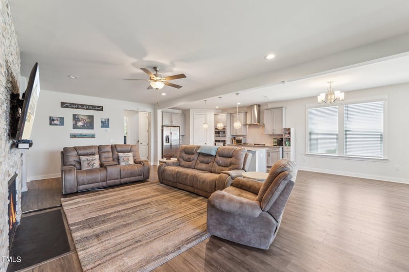 104 Lingonberry Dr, Holly Springs, NC 27540