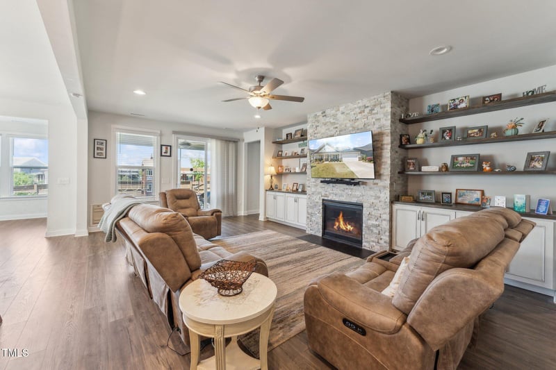 104 Lingonberry Dr, Holly Springs, NC 27540
