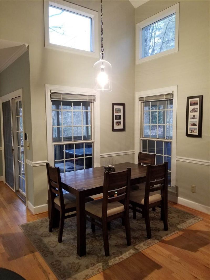104 Linnaeus Pl, Chapel Hill, NC 27514