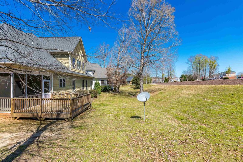 104 Mantle Dr, Clayton, NC 27527