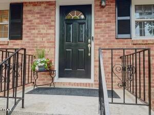 104 Markham Dr, Chapel Hill, NC 27514