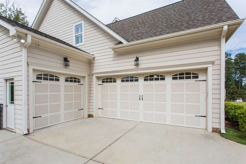 104 Marsh Barton Dr, Holly Springs, NC 27540