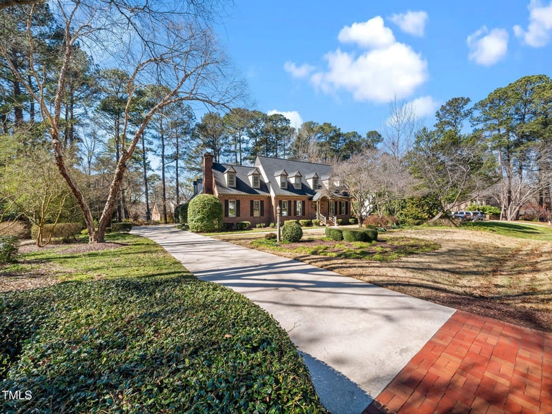 104 Meadowglades Ln, Cary, NC 27518