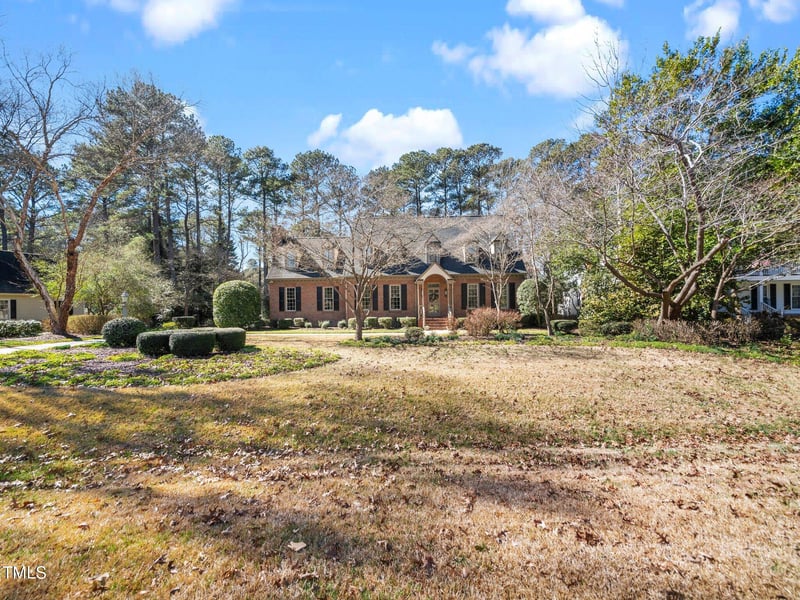 104 Meadowglades Ln, Cary, NC 27518