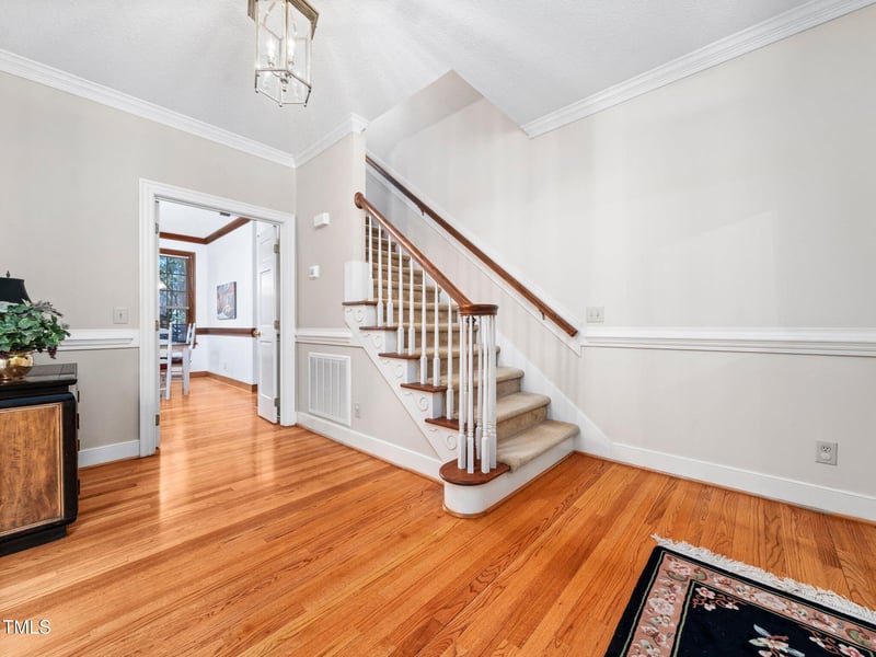 104 Meadowglades Ln, Cary, NC 27518