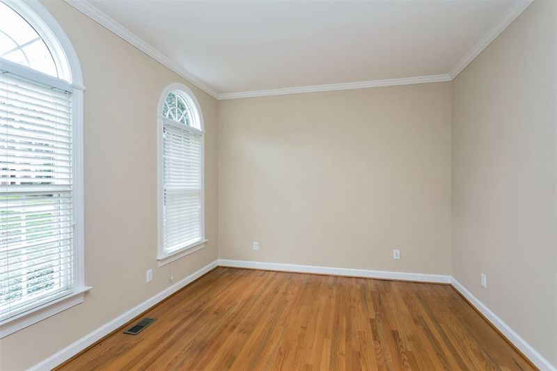 104 Mixedwood Ct, Cary, NC 27518