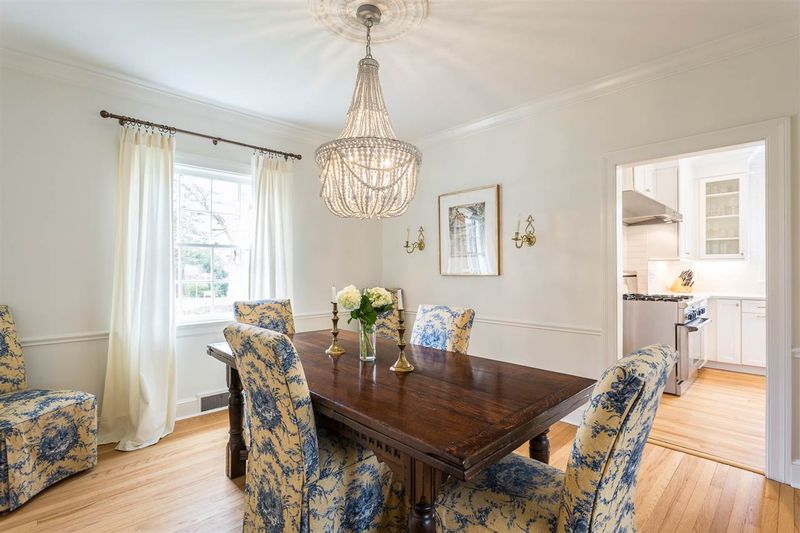 104 Montgomery St, Raleigh, NC 27607