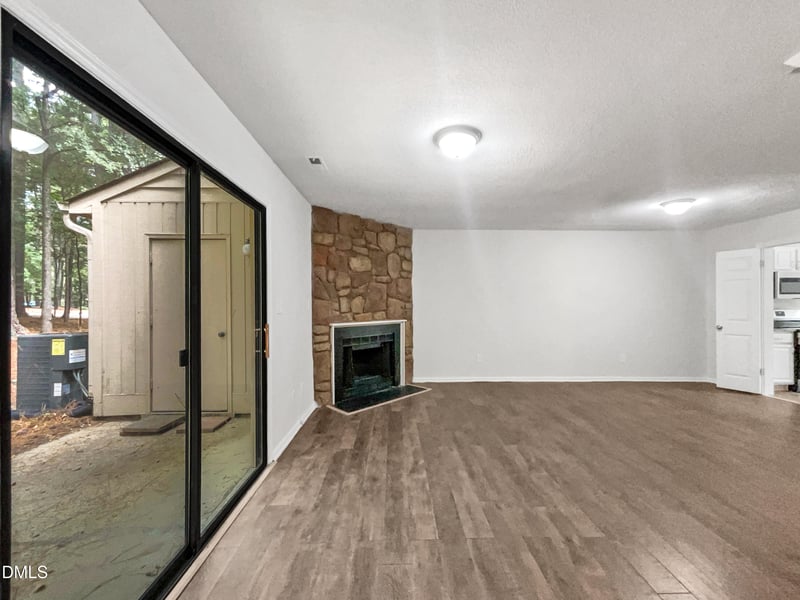 104 Mossbark Ln, Chapel Hill, NC 27514