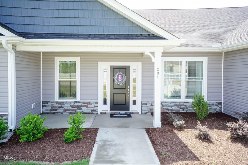 104 Newport Ldg #100, Garner, NC 27529
