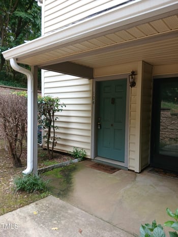 104 Oak Hollow Ct, Raleigh, NC 27613