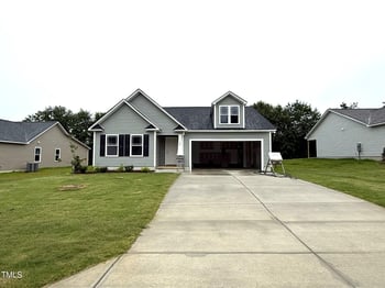 104 Oakfield Trace Dr, Four Oaks, NC 27524
