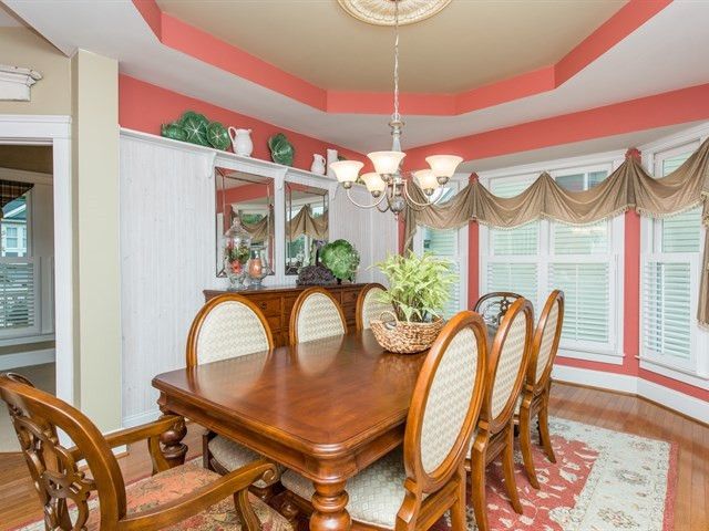 104 Olivepark Dr, Holly Springs, NC 27540