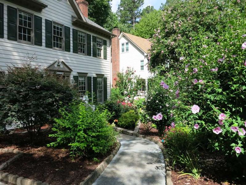 104 Parkmeadow Dr, Cary, NC 27519