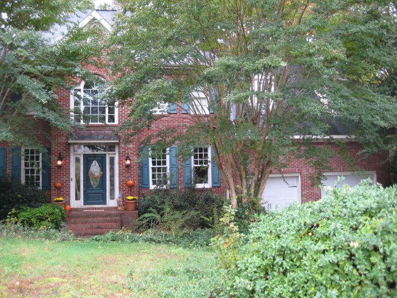 104 Parktree Ct, Cary, NC 27519