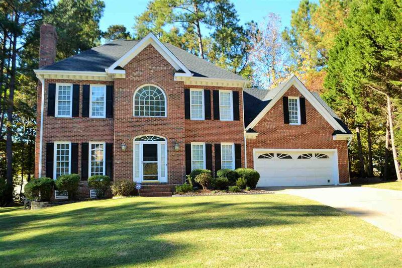 104 Parkwalk Ct, Cary, NC 27519