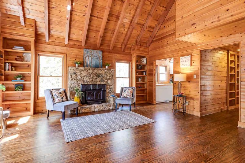 104 Persimmon Hill Rd, Pittsboro, NC 27312