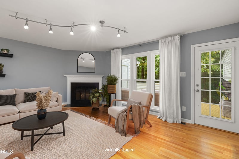 104 Pickett Ln, Cary, NC 27511