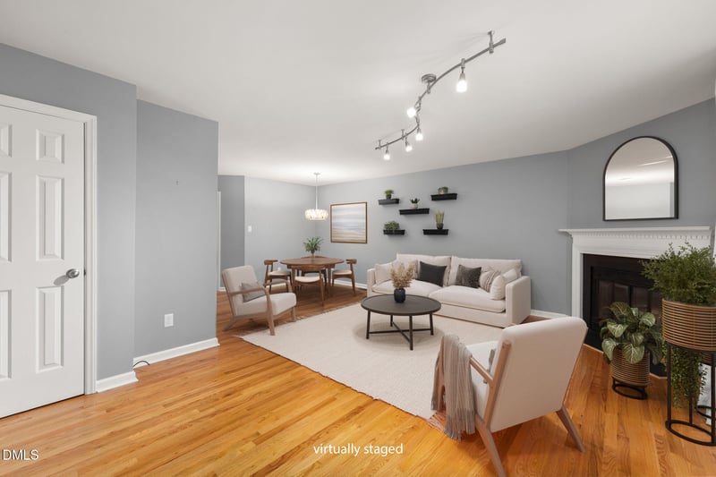 104 Pickett Ln, Cary, NC 27511