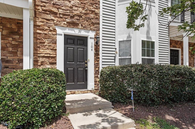 104 Pilot Ct, Knightdale, NC 27545
