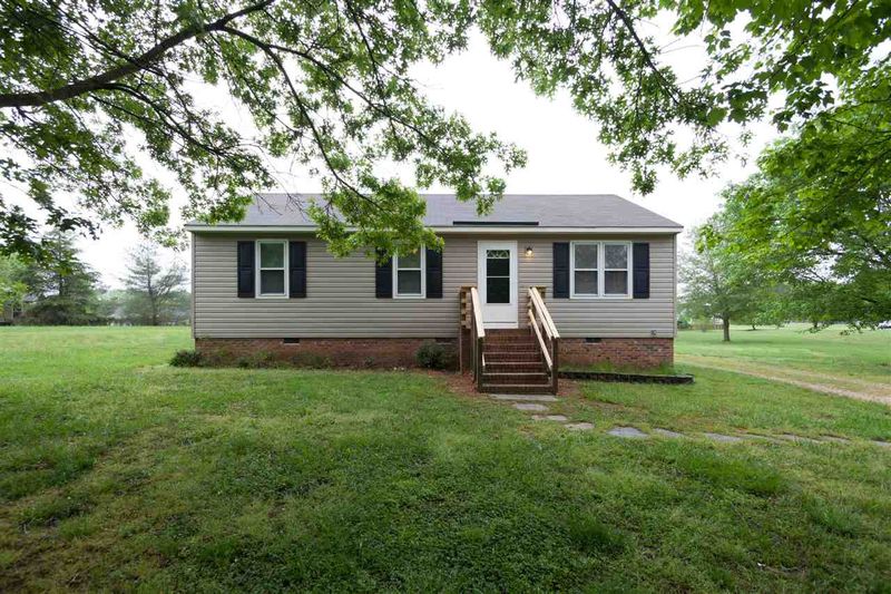 104 Point Ln, Clayton, NC 27527