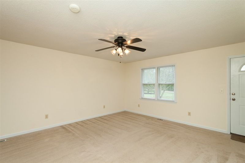 104 Point Ln, Clayton, NC 27527