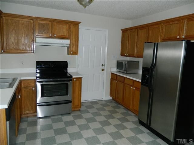 104 Raspberry Ct, Willow Springs, NC 27592