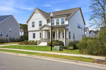 104 River Ledge Dr, Holly Springs, NC 27540