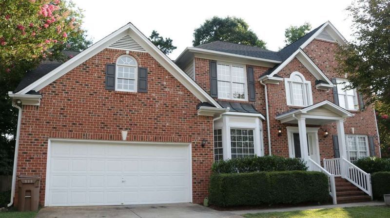 104 Rivergreen Ct, Cary, NC 27518