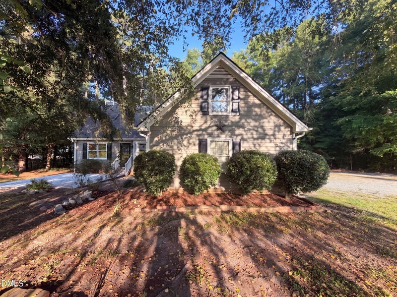 104 Rocktree Ct, Fuquay Varina, NC 27526