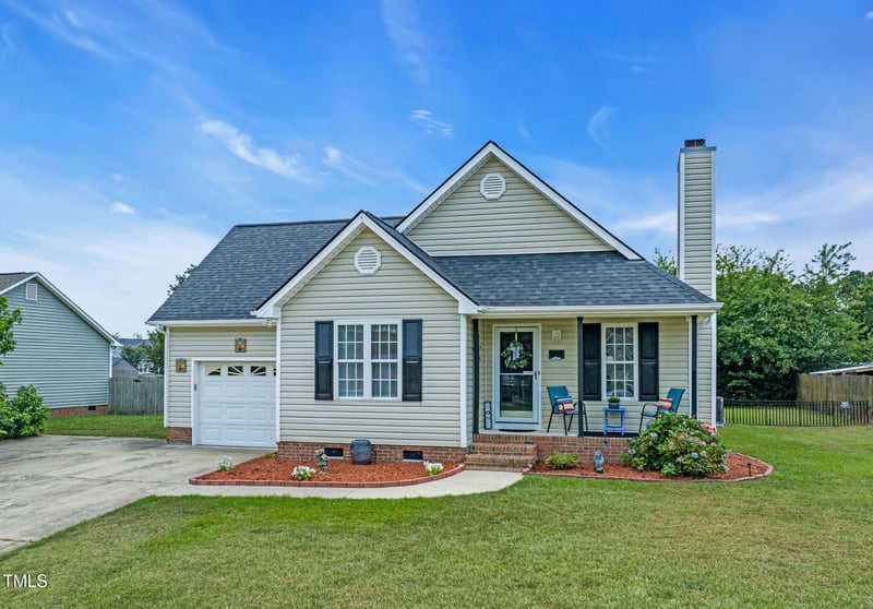 104 Roscommon Ln, Clayton, NC 27520