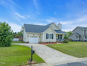 104 Roscommon Ln, Clayton, NC 27520