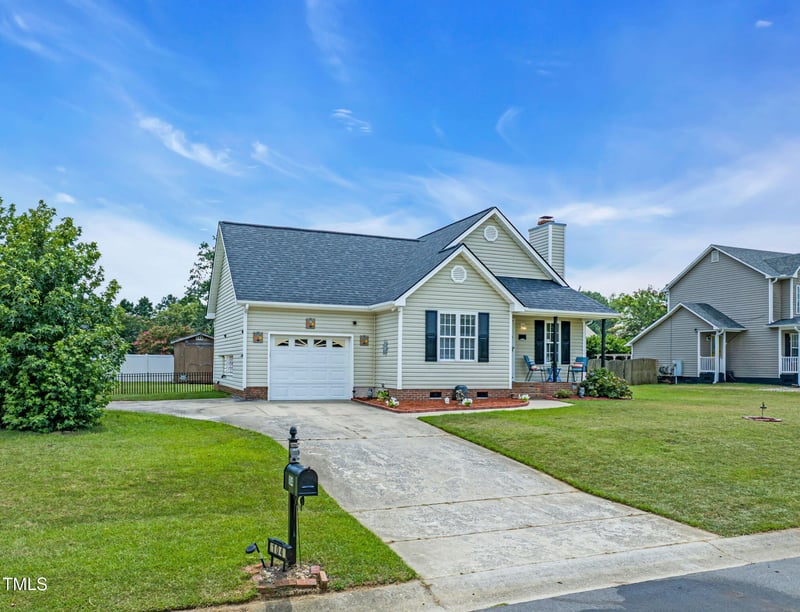 104 Roscommon Ln, Clayton, NC 27520