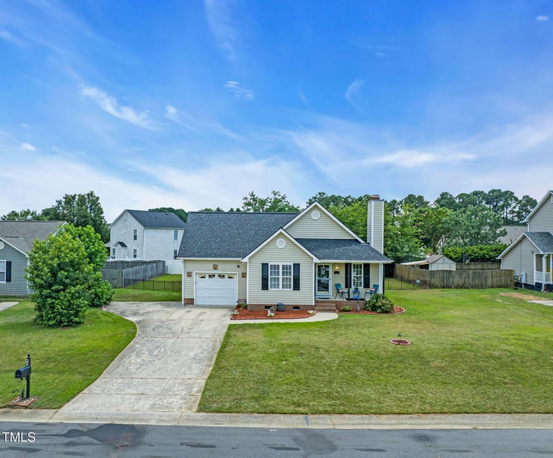 104 Roscommon Ln, Clayton, NC 27520