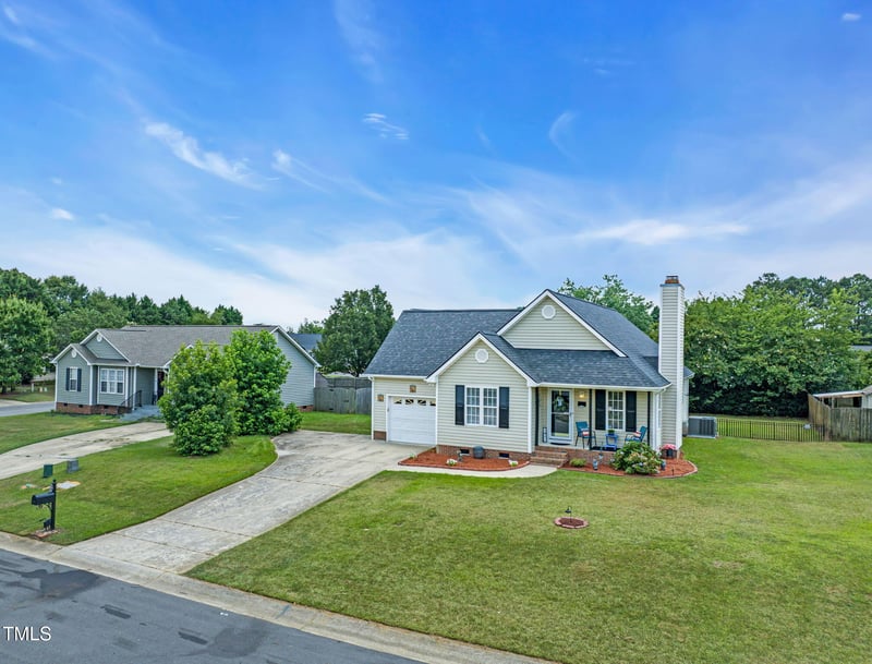 104 Roscommon Ln, Clayton, NC 27520