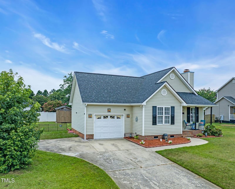 104 Roscommon Ln, Clayton, NC 27520