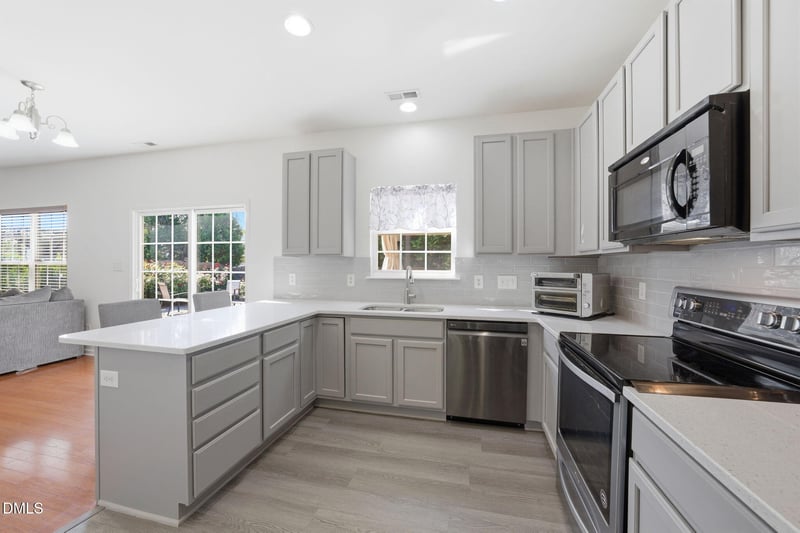 104 Saltybrook Ln, Holly Springs, NC 27540