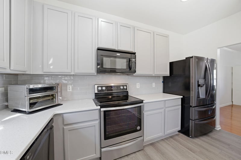 104 Saltybrook Ln, Holly Springs, NC 27540