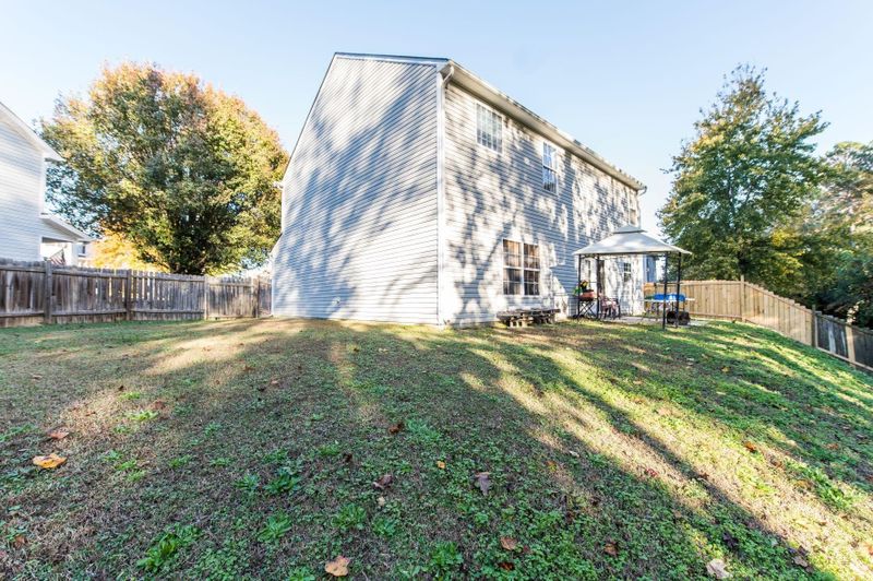 104 Sapphire Ct, Knightdale, NC 27545
