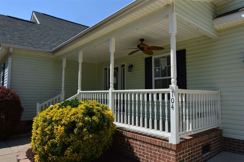 104 Shepherd Dr, Benson, NC 27504