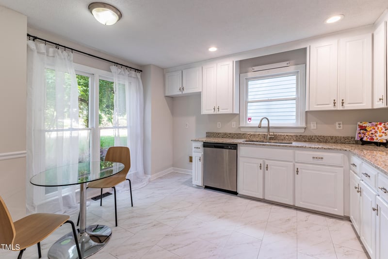 104 Silver Fox Ct, Cary, NC 27511